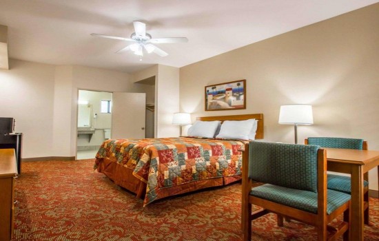 Welcome To Rodeway Inn Encinitas North - Accessible Queen Room