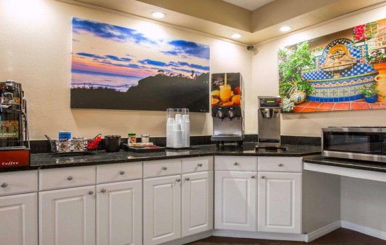Welcome To Rodeway Inn Encinitas North - Breakfast Area