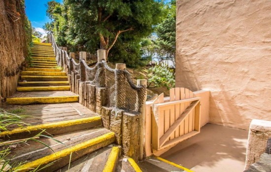 Welcome To Rodeway Inn Encinitas North - Stairs To Beach